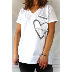MEGI COLLECCTION Biały t-shirt damski oversize z grafiką serca